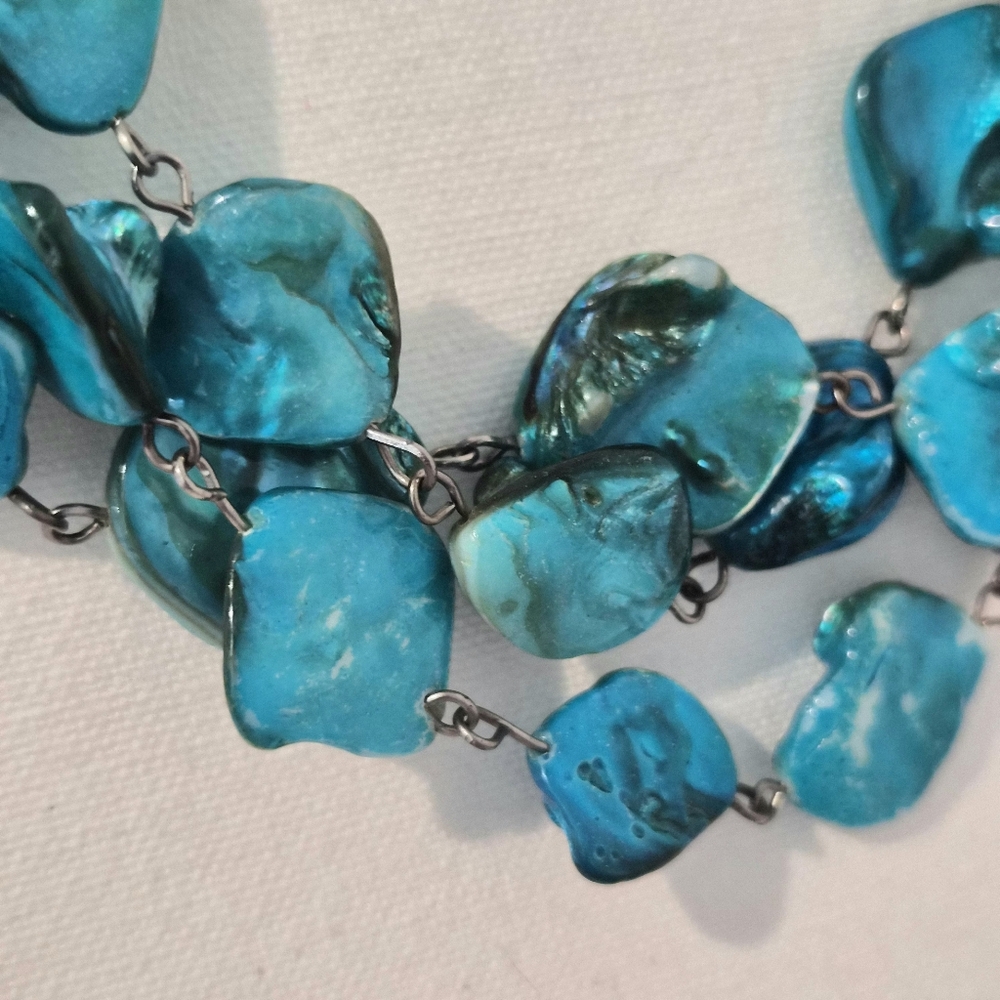 NY & Co. Bright Turquoise Necklace Multi Strand Beaded Shell Layered Adjustable - Picture 3 of 8